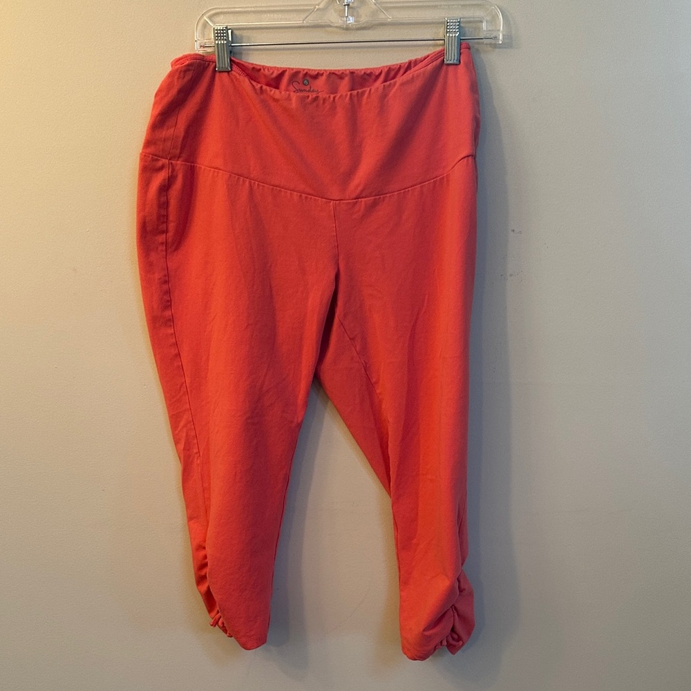 Sunday Woman Coral Active Capris – Size 1X – Dressbarn Label – Preowned